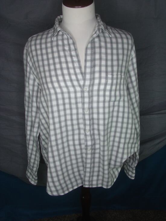 Frank & Eileen Tops - Frank & Eileen - Eileen Relaxed Button-up Shirt in Gray plaid M
